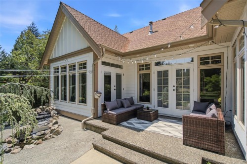 531 Yambury Rd, Qualicum Beach, BC 