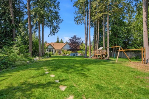 531 Yambury Rd, Qualicum Beach, BC 