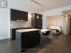 524 - 1 BLOOR STREET E Toronto, ON M4Y 2Z1