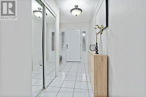 5111 Silvercreek Drive, Burlington, ON - Indoor