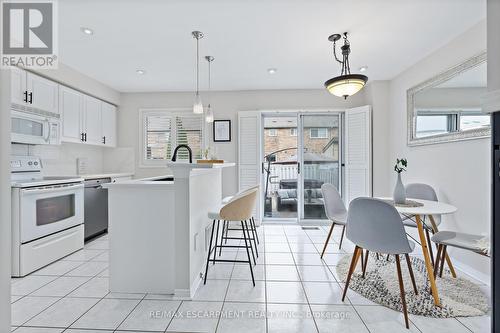 5111 Silvercreek Drive, Burlington, ON - Indoor Photo Showing Kitchen