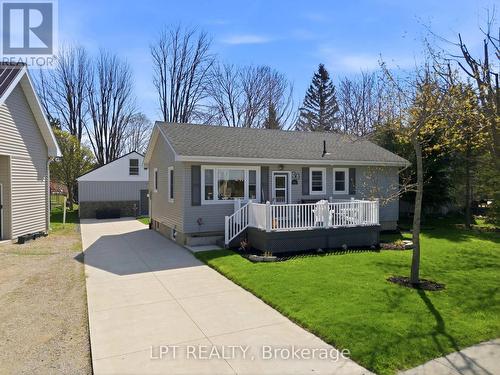 30 SAUBLE RIVER ROAD  Lambton Shores (Grand Bend), ON N0M 1T0