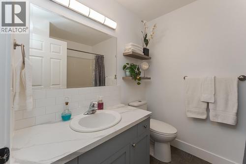 5940 Kovachich Drive, Prince George, BC - Indoor Photo Showing Bathroom
