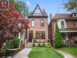 149 VICTOR AVENUE  Toronto, ON M4K 1A9