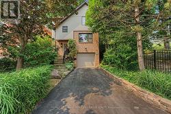 176B COLLIER STREET  Barrie, ON L4M 1H7