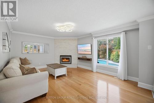6615 Snow Goose Lane, Mississauga, ON - Indoor Photo Showing Living Room With Fireplace