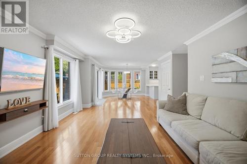 6615 Snow Goose Lane, Mississauga, ON - Indoor Photo Showing Living Room