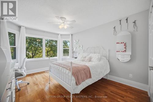 6615 Snow Goose Lane, Mississauga, ON - Indoor Photo Showing Bedroom