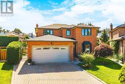 19 GLENHAVEN COURT  Hamilton, ON L9C 7G4