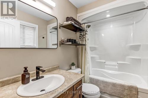 5 Hawthorn Court, St. Thomas, ON - Indoor Photo Showing Bathroom