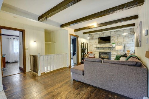 Living Room - 198 Ch. Beaulne, Piedmont, QC - Indoor With Fireplace