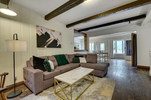 Living Room - 198 Ch. Beaulne, Piedmont, QC - Indoor Photo Showing Living Room