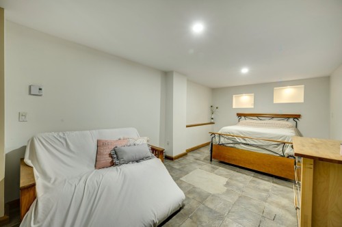 Bedroom - 198 Ch. Beaulne, Piedmont, QC - Indoor Photo Showing Bedroom