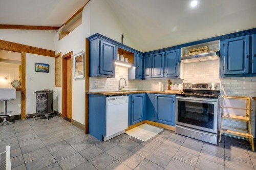 Kitchen - 198 Ch. Beaulne, Piedmont, QC - Indoor Photo Showing Kitchen