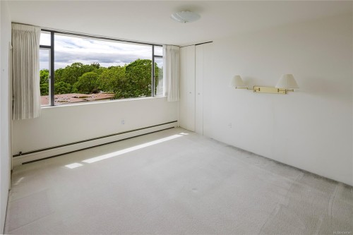 #603-1420 Beach Dr, Oak Bay, BC - Indoor Photo Showing Other Room