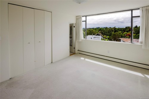 #603-1420 Beach Dr, Oak Bay, BC - Indoor Photo Showing Other Room