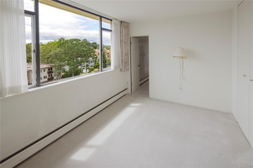 #603-1420 Beach Dr, Oak Bay, BC - Indoor Photo Showing Other Room