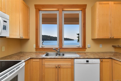 647 Dinner Bay Rd, Mayne Island, BC 