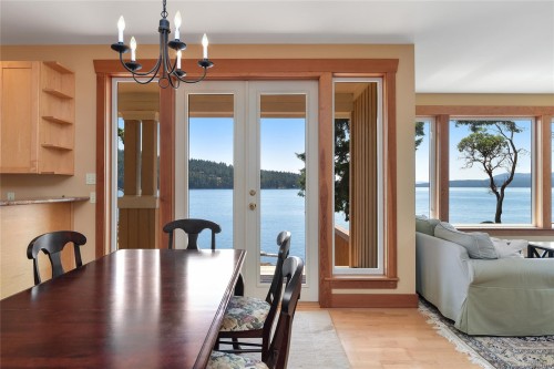 647 Dinner Bay Rd, Mayne Island, BC 