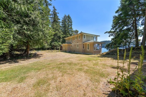 647 Dinner Bay Rd, Mayne Island, BC 