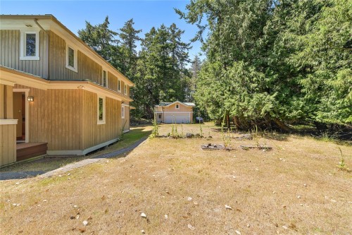 647 Dinner Bay Rd, Mayne Island, BC 