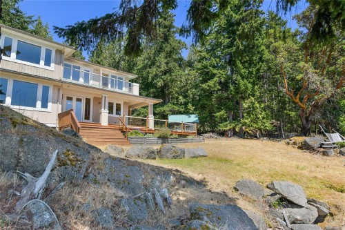 647 Dinner Bay Rd, Mayne Island, BC 