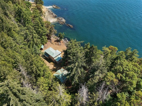 647 Dinner Bay Rd, Mayne Island, BC 
