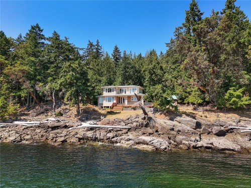 647 Dinner Bay Rd, Mayne Island, BC 