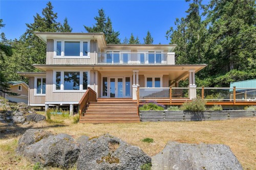 647 Dinner Bay Rd, Mayne Island, BC 