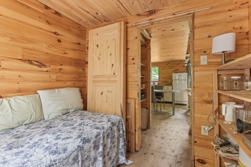 Chambre à coucher - 107 Ch. Burke, Litchfield, QC - Indoor Photo Showing Bedroom