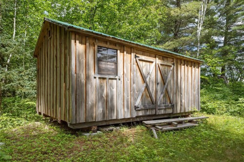Remise - 107 Ch. Burke, Litchfield, QC - Outdoor With Deck Patio Veranda
