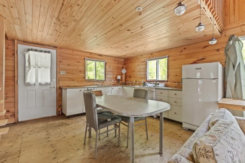 Cuisine - 107 Ch. Burke, Litchfield, QC - Indoor Photo Showing Other Room