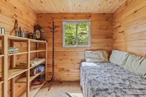 Chambre à coucher - 107 Ch. Burke, Litchfield, QC - Indoor Photo Showing Bedroom