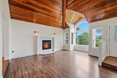 1688 Maple Bay Rd, Duncan, BC 