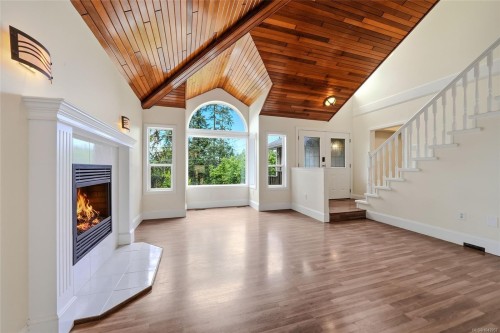 1688 Maple Bay Rd, Duncan, BC 