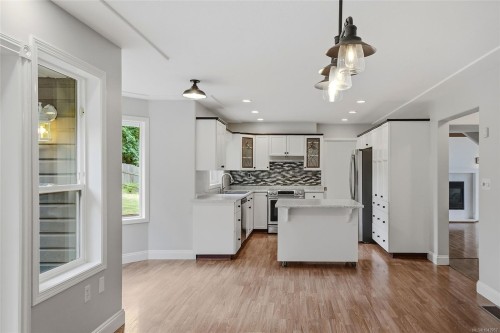 1688 Maple Bay Rd, Duncan, BC 