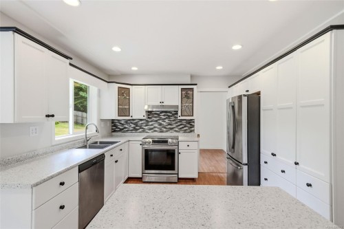 1688 Maple Bay Rd, Duncan, BC 