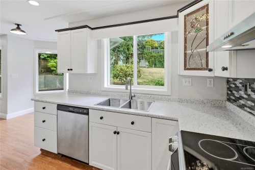 1688 Maple Bay Rd, Duncan, BC 