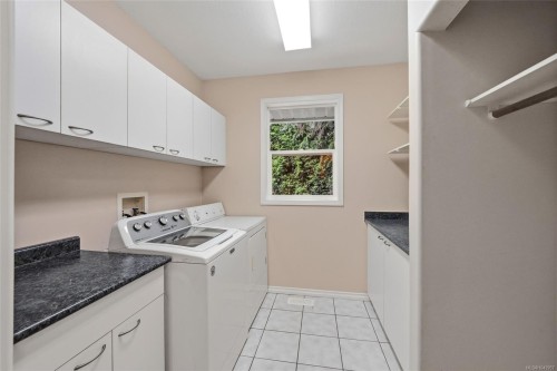 1688 Maple Bay Rd, Duncan, BC 
