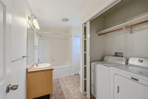 1688 Maple Bay Rd, Duncan, BC 