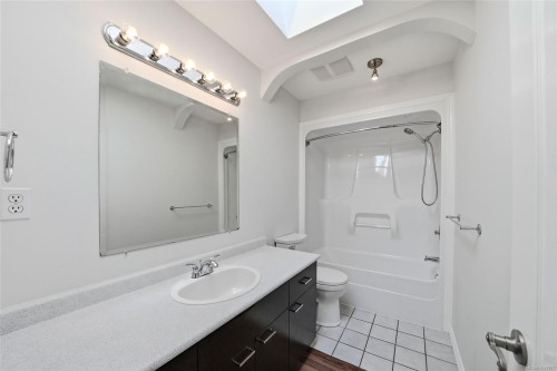 1688 Maple Bay Rd, Duncan, BC 