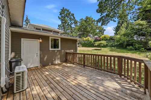1688 Maple Bay Rd, Duncan, BC 