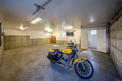 1688 Maple Bay Rd, Duncan, BC 