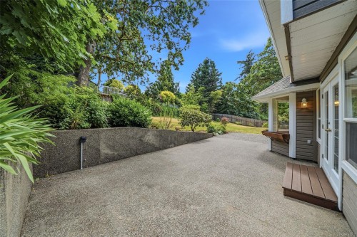 1688 Maple Bay Rd, Duncan, BC 