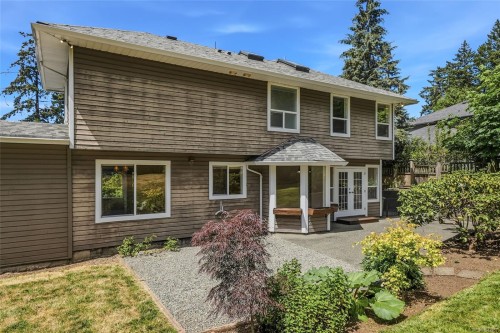 1688 Maple Bay Rd, Duncan, BC 