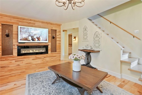 5470 Alderley Rd, Saanich, BC 