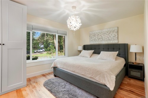 5470 Alderley Rd, Saanich, BC 