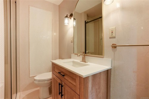 5470 Alderley Rd, Saanich, BC 
