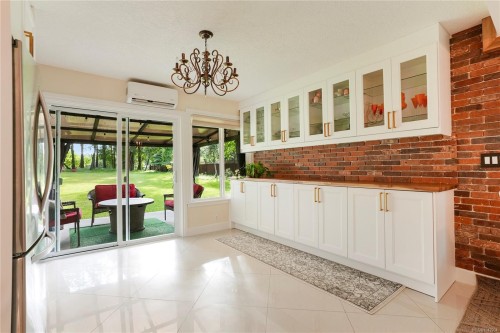 5470 Alderley Rd, Saanich, BC 