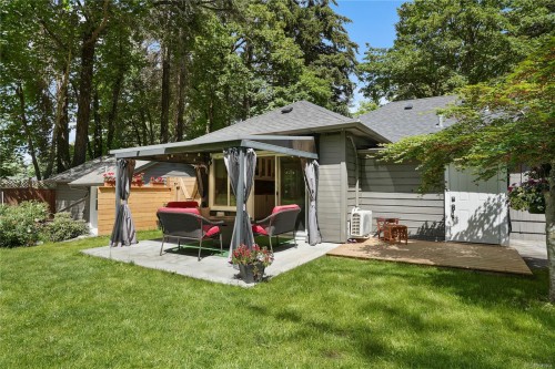 5470 Alderley Rd, Saanich, BC 